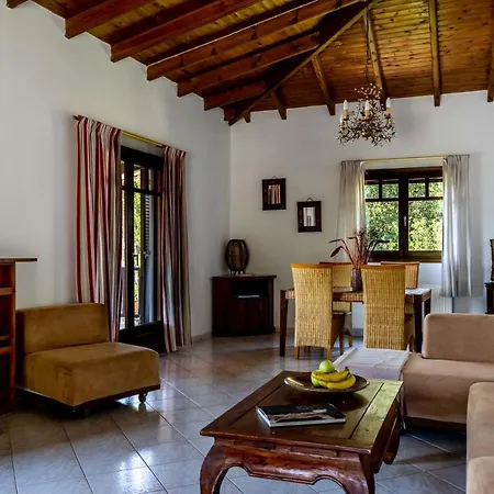 Porto Koufo Resort 公寓式酒店 2*