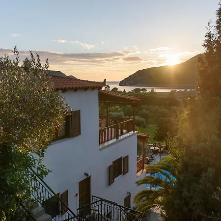 Porto Koufo Resort アパートホテル 4*