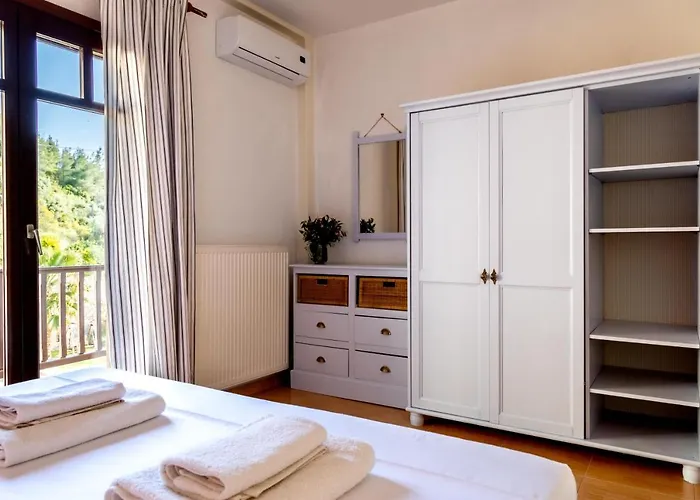Ξενοδοχείο με διαμερίσματα Porto Koufo Resort 4*